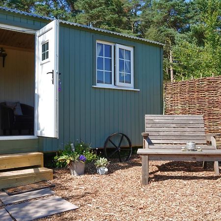 The Laburnum Retreat Shepherd Hut Private Hot Tub Upper Hulme Экстерьер фото