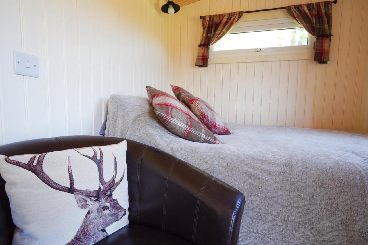 The Laburnum Retreat Shepherd Hut Private Hot Tub Upper Hulme Экстерьер фото